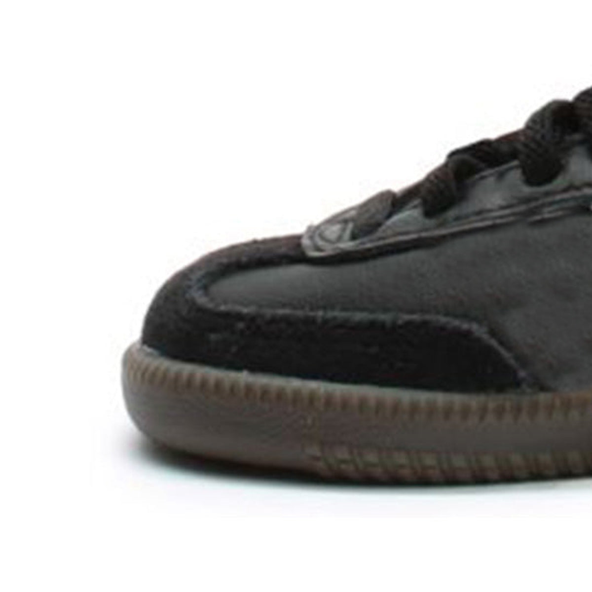 Core Black Cloud White Gum