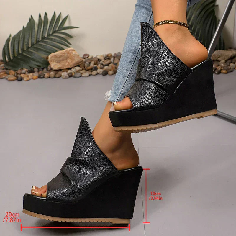 Valeria Platform Sandal