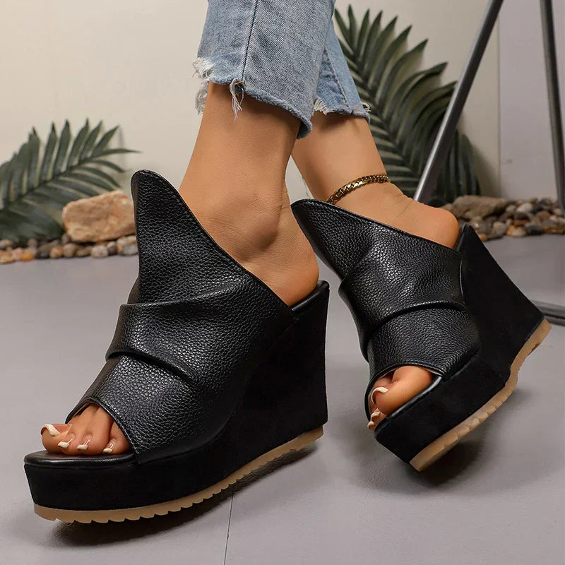 Valeria Platform Sandal