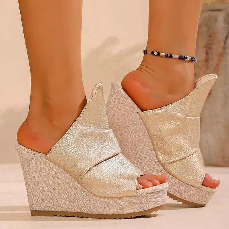 Valeria Platform Sandal